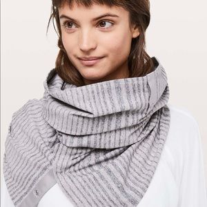 Lululemon Vinyasa Scarf NWOT